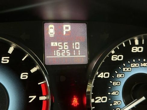 Used 2010 Subaru Outback 3.6R Premium AWD/4WD image 25