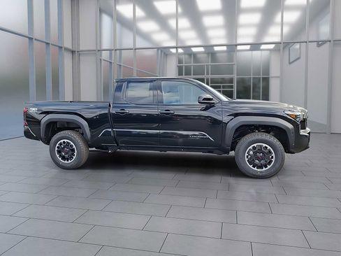 New 2025 Toyota Tacoma TRD Off-Road image 6
