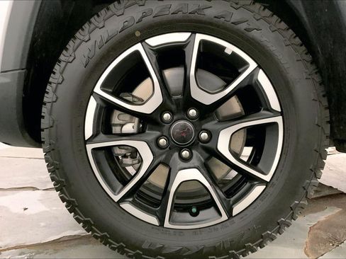 Used 2025 Jeep Compass Trailhawk AWD/4WD image 9