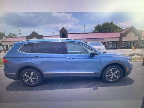 Used 2019 Volkswagen Tiguan SEL AWD/4WD image 2