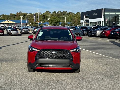 Certified 2024 Toyota Corolla Cross LE image 8