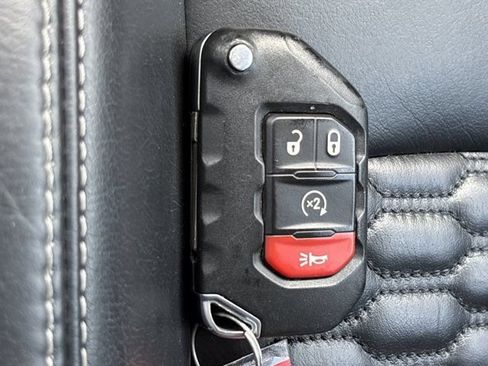 Used 2019 Jeep Wrangler Unlimited Rubicon AWD/4WD image 40