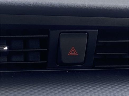 Used 2025 Nissan Kicks Play S image 28