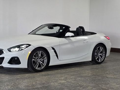 Used 2025 BMW Z4 sDrive30i image 24