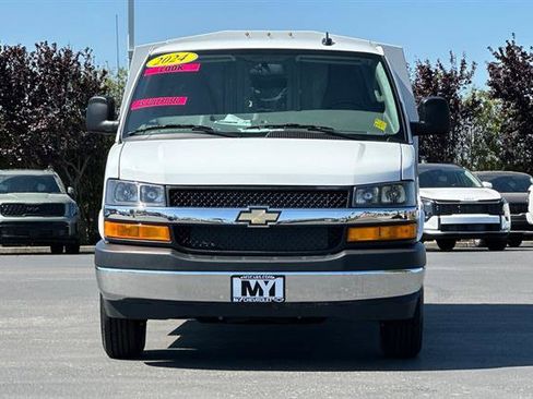 New 2024 Chevrolet Express 3500 w/ Power Convenience Package image 9