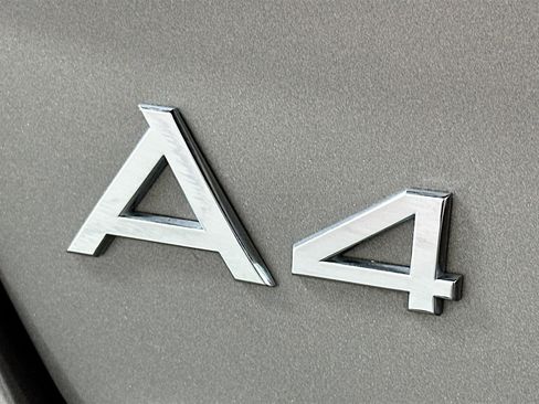 Used 2022 Audi A4 2.0T Premium w/ Convenience Package image 10