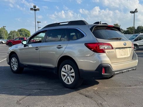 Used 2019 Subaru Outback 2.5i Premium AWD/4WD image 8