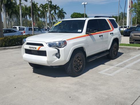 Certified 2023 Toyota 4Runner 40th Anniversary SE AWD/4WD image 7