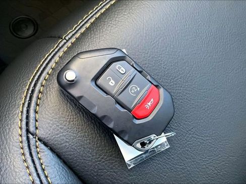 New 2026 Jeep Gladiator Sport image 32