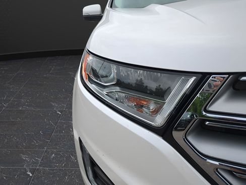 Used 2017 Ford Edge Titanium w/ Equipment Group 301A FWD image 8