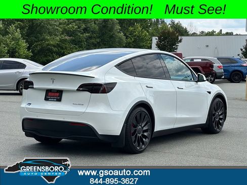 Used 2022 Tesla Model Y Performance AWD/4WD image 10