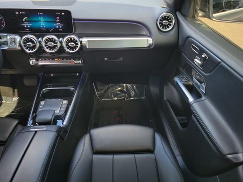 Used 2021 Mercedes-Benz GLB 250 image 18