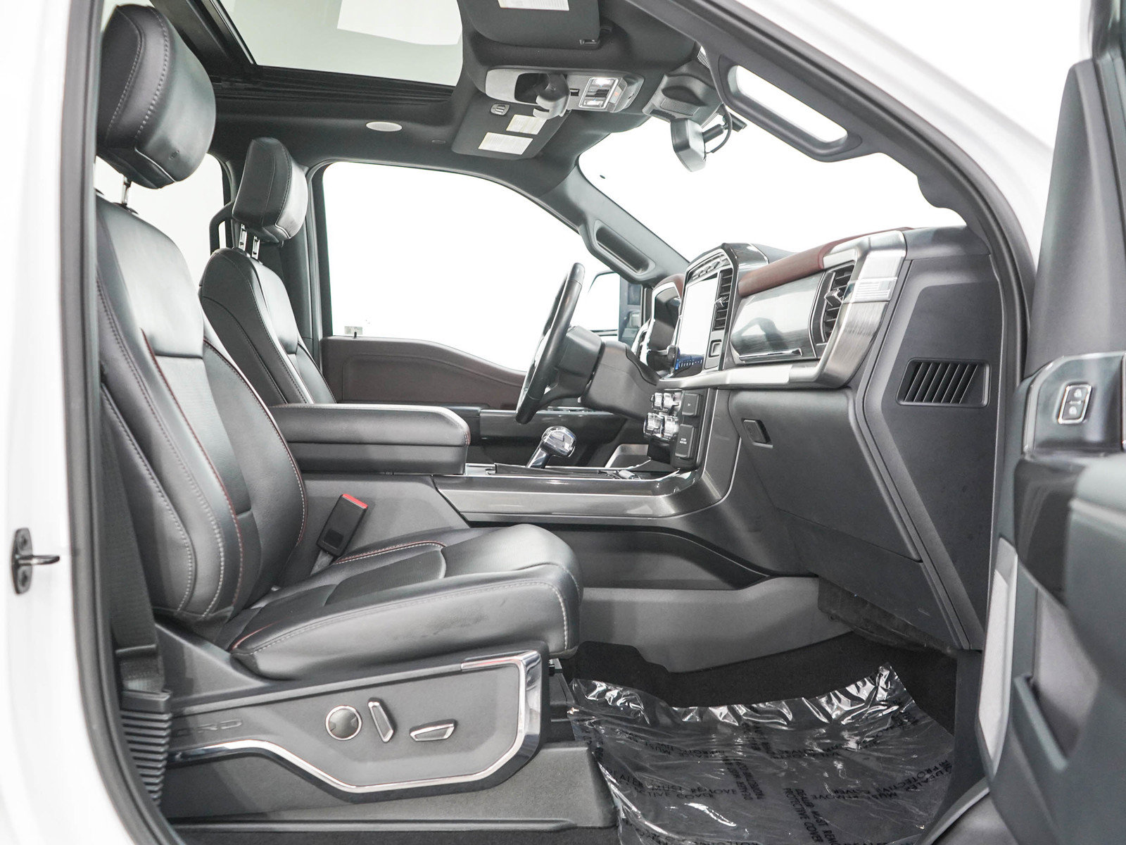 Used 2023 Ford F150 Lariat w/ Equipment Group 502A High AWD/4WD image 11