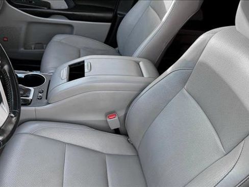 Used 2019 Toyota Highlander Limited image 10