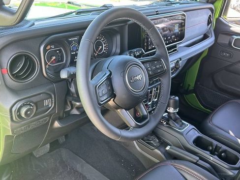 Used 2026 Jeep Wrangler Unlimited Rubicon AWD/4WD image 20