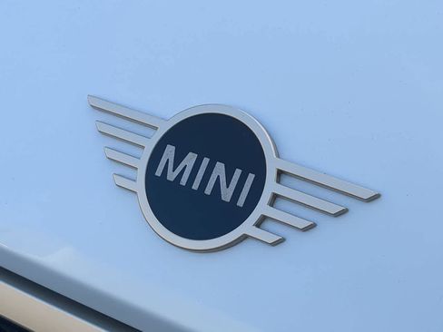 Used 2025 MINI Cooper 2-Door Hardtop image 11