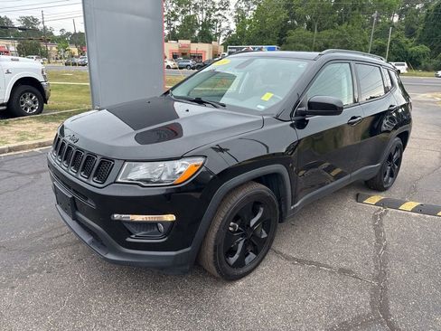 Used 2021 Jeep Compass Latitude w/ Sun and Sound Group FWD image 2