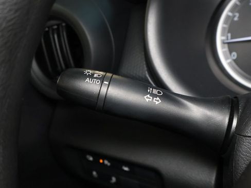 Used 2021 Nissan Kicks S FWD image 19