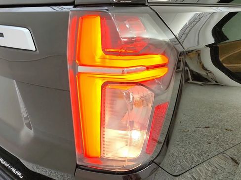 Used 2023 Chevrolet Tahoe Premier image 15