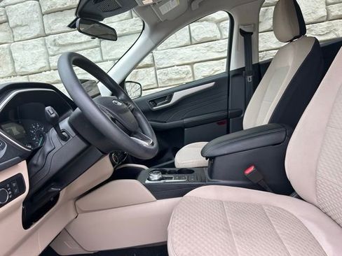Used 2022 Ford Escape SE FWD image 8