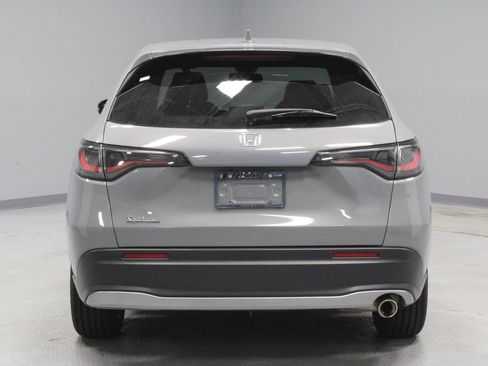 Used 2025 Honda HR-V Sport image 9
