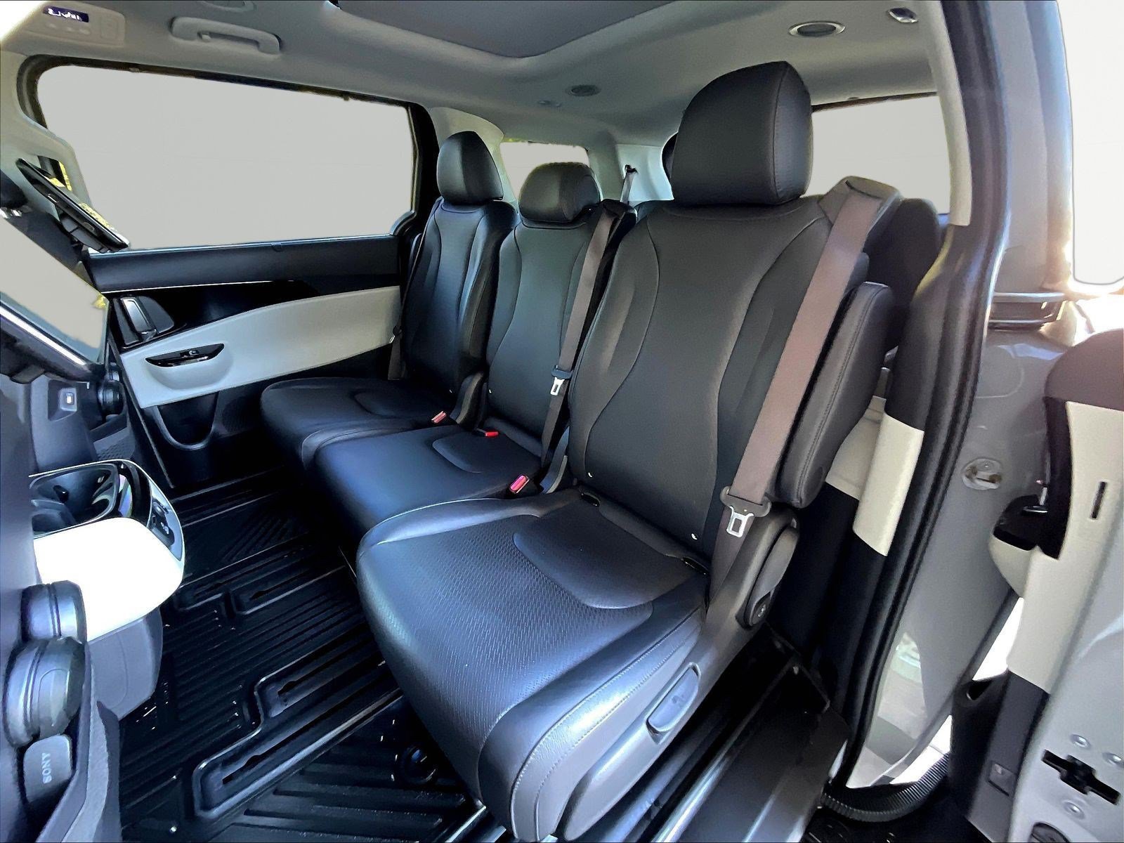 Used 2024 Kia Carnival SX Prestige FWD image 21