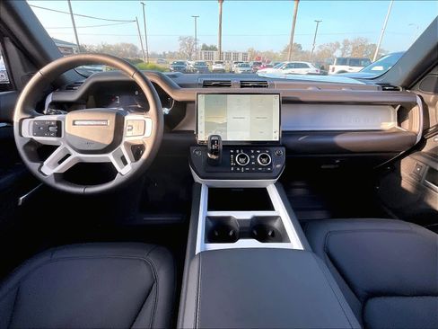 New 2026 Land Rover Defender 130 X-Dynamic SE image 7