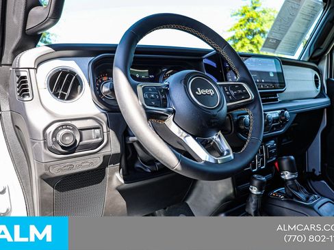 Used 2024 Jeep Wrangler Sahara image 22