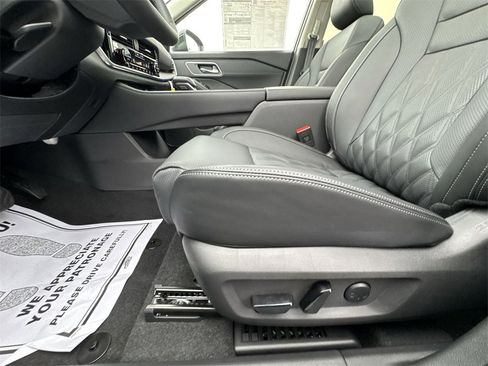 New 2026 Nissan Rogue Platinum w/ Platinum Premium Package image 12