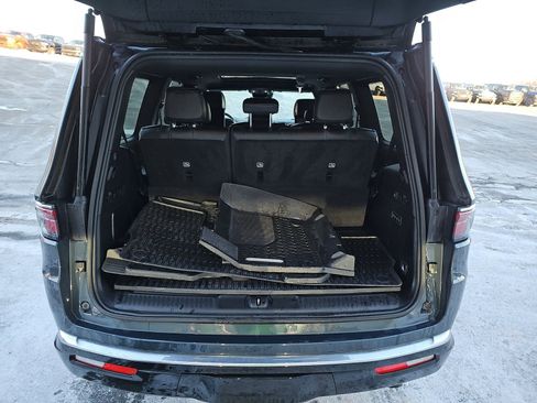 Used 2024 Jeep Wagoneer Series III w/ Premium Group I image 18