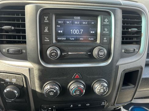 Used 2013 RAM 2500 Tradesman w/ Chrome Appearance Group image 23