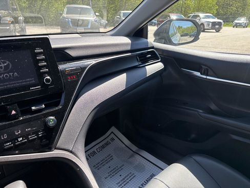 Used 2021 Toyota Camry SE FWD image 30
