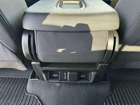 Used 2023 Chevrolet Silverado 1500 LT image 16