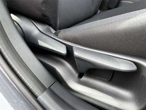 Used 2025 Toyota Prius Plug-In Hybrid image 25