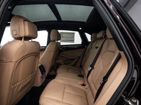 New 2026 Porsche Macan AWD/4WD image 23