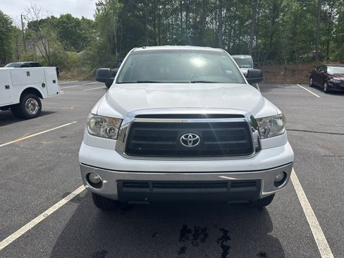 Used 2010 Toyota Tundra 4x4 Double Cab image 2