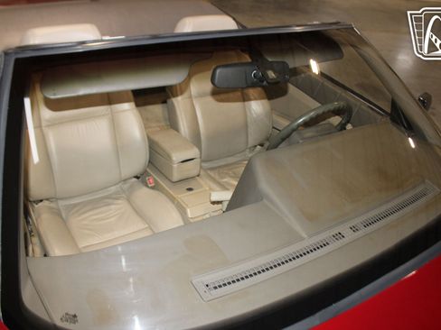 Used 1993 Cadillac Allante FWD image 38