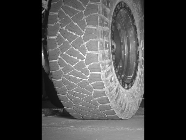 Used 2015 Jeep Wrangler Unlimited Rubicon w/ Connectivity Group AWD/4WD image 12