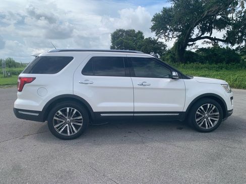 Used 2018 Ford Explorer Platinum image 4