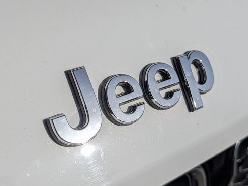 Used 2022 Jeep Grand Cherokee L Overland w/ Luxury Tech Group IV RWD image 37