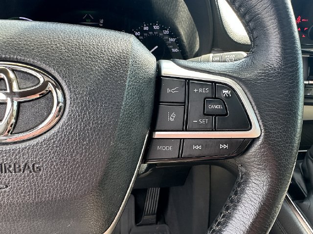 Used 2021 Toyota Sienna XLE FWD image 25