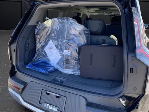 New 2026 Kia EV9 Wind image 18