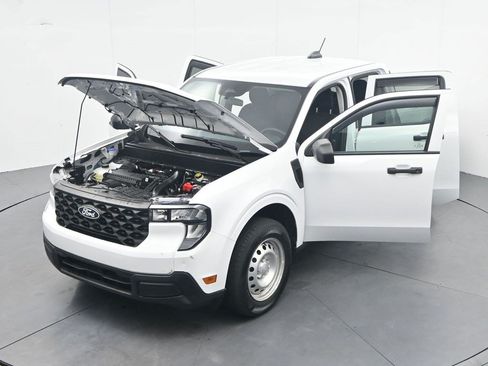 Used 2025 Ford Maverick XL w/ Equipment Group 102A AWD/4WD image 34