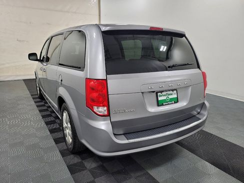 Used 2018 Dodge Grand Caravan SE FWD image 6