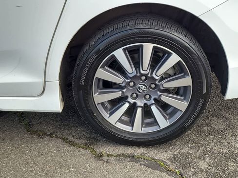 Used 2020 Toyota Sienna LE image 16