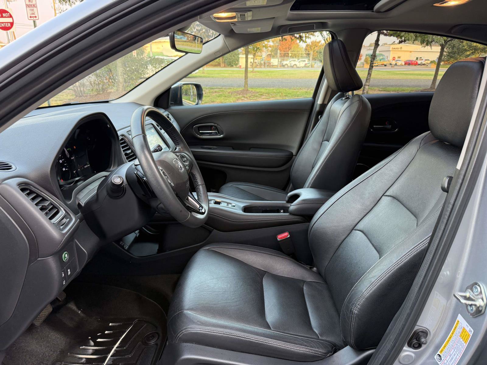 Used 2020 Honda HR-V Touring image 13