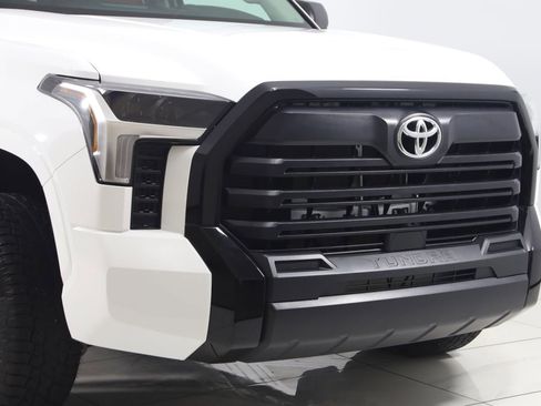Used 2024 Toyota Tundra SR AWD/4WD image 37