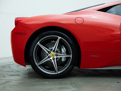 Used 2012 Ferrari 458 Italia Coupe RWD image 12