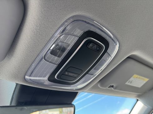 New 2025 Hyundai Elantra Hybrid FWD image 16