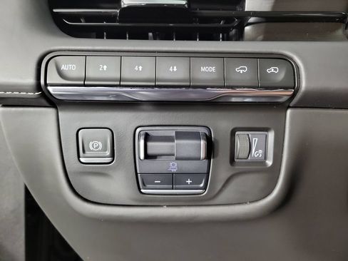 Certified 2022 Cadillac Escalade ESV Premium Luxury Platinum AWD/4WD image 31